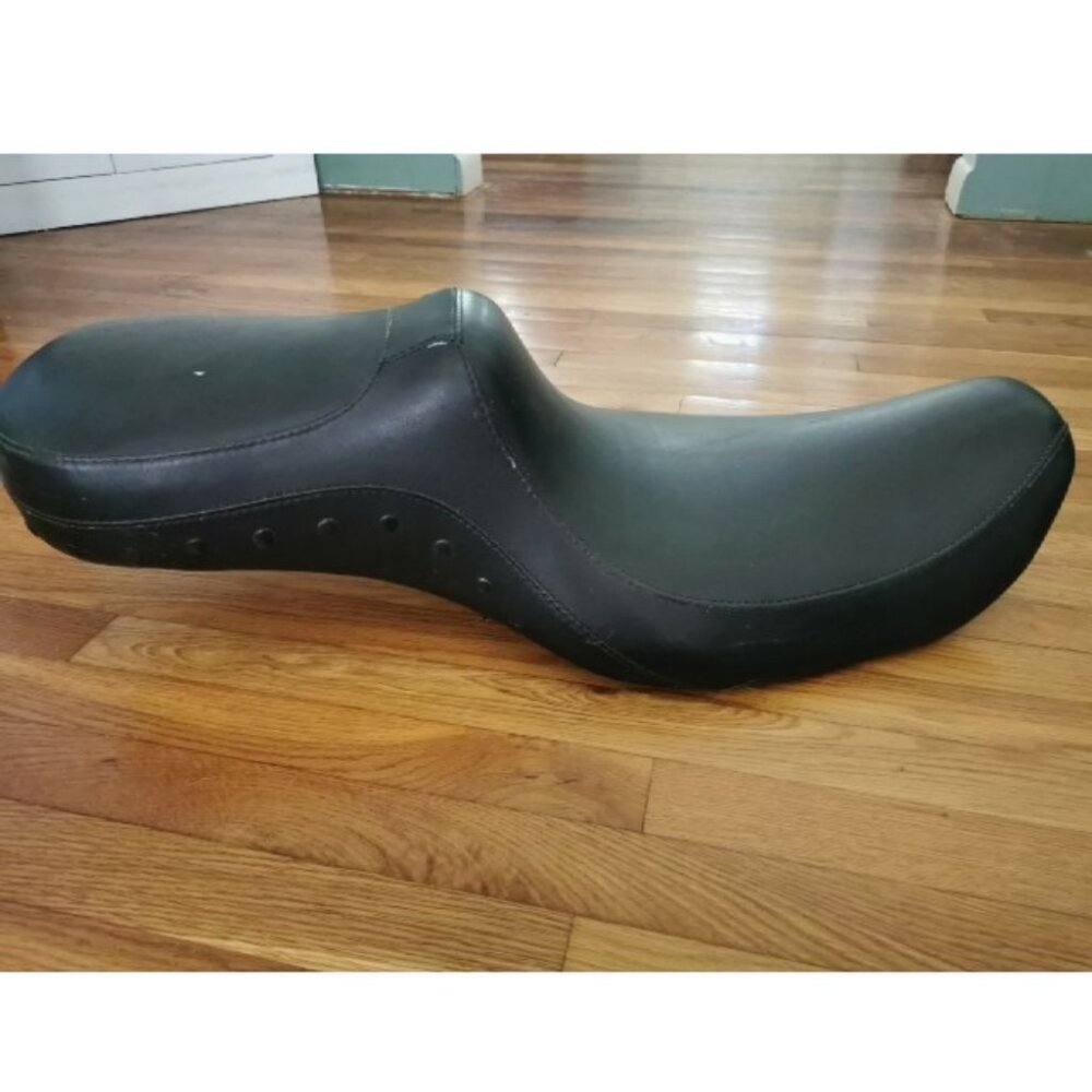 OEM Black Harley Davidson‎ HD Dyna Studded MILSCO 2-UP Motorcycle Seat Saddle - Picture 3 of 9